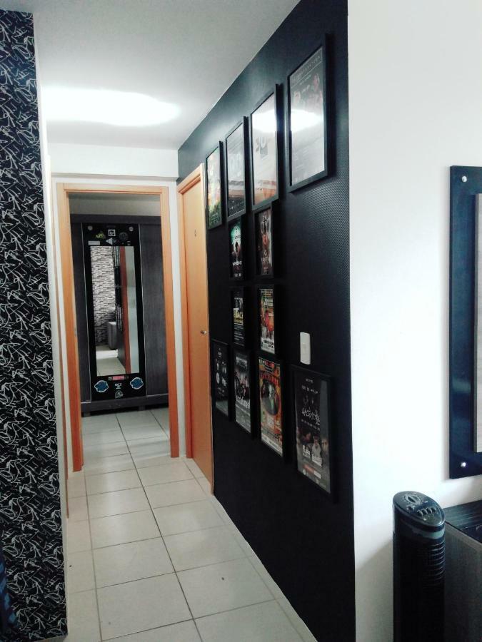 Apt Alto Padrao Todo Mobiliado E Decorado Em Cond. Fechado Apartamento